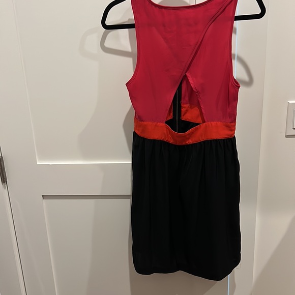 Color Block Dress - Picture 2 of 3